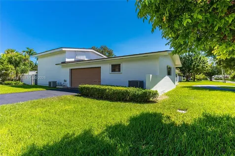12525 SW 68th Court Pinecrest FL 33156