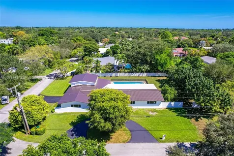 12525 SW 68th Court Pinecrest FL 33156