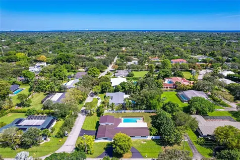 12525 SW 68th Court Pinecrest FL 33156