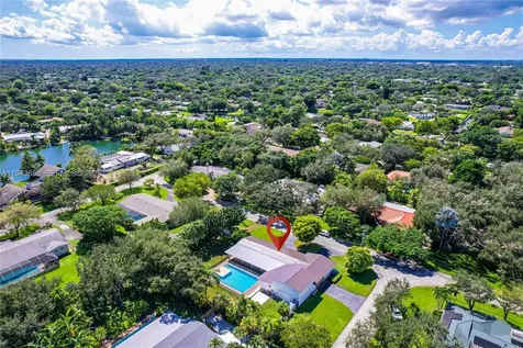12525 SW 68th Court Pinecrest FL 33156