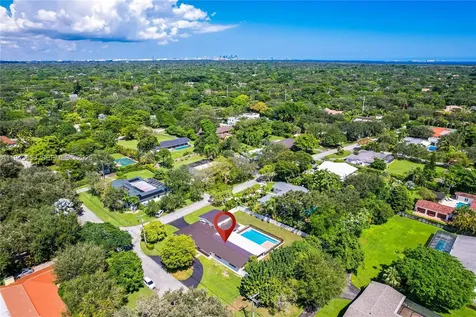 12525 SW 68th Court Pinecrest FL 33156