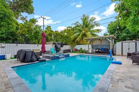 864 E 29th Street Hialeah FL 33013