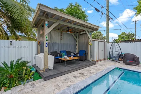 864 E 29th Street Hialeah FL 33013