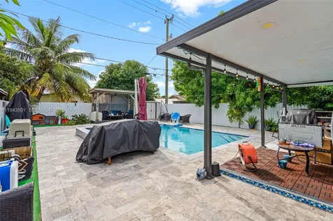 864 E 29th Street Hialeah FL 33013
