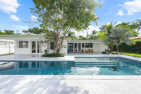 1895 Ixora Road North Miami FL 33181