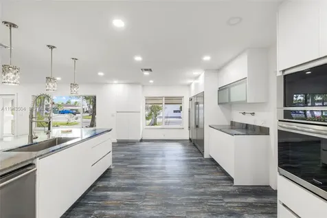 1895 Ixora Road North Miami FL 33181