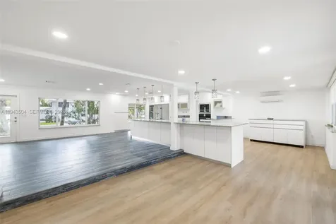 1895 Ixora Road North Miami FL 33181
