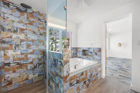 1895 Ixora Road North Miami FL 33181