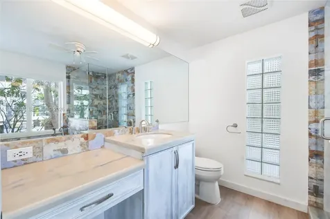 1895 Ixora Road North Miami FL 33181