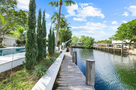 1895 Ixora Road North Miami FL 33181