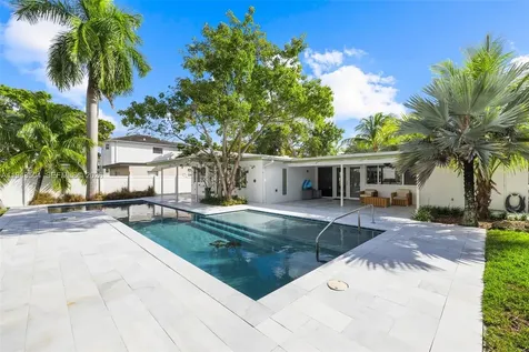 1895 Ixora Road North Miami FL 33181