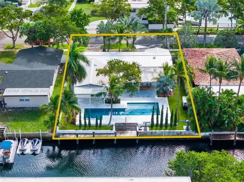 1895 Ixora Road North Miami FL 33181