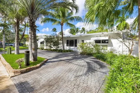 1895 Ixora Road North Miami FL 33181