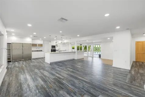 1895 Ixora Road North Miami FL 33181
