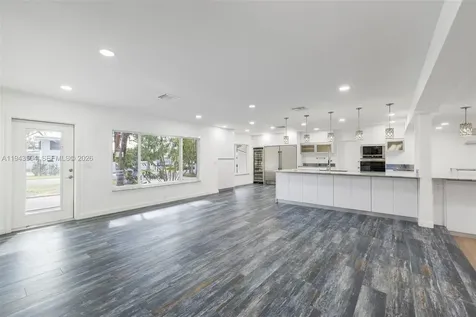 1895 Ixora Road North Miami FL 33181