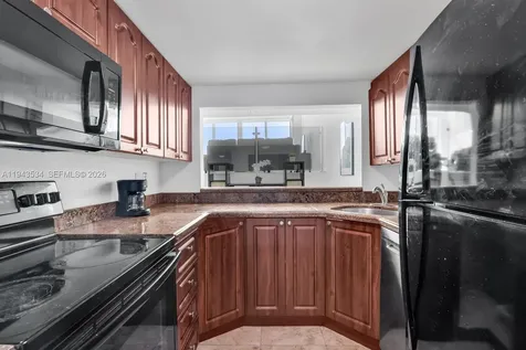 5445 Collins Avenue Miami Beach FL 33140