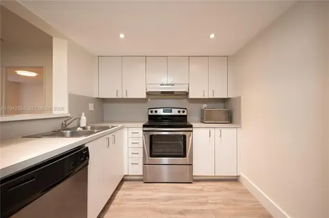 1 Alhambra Circle Coral Gables FL 33134