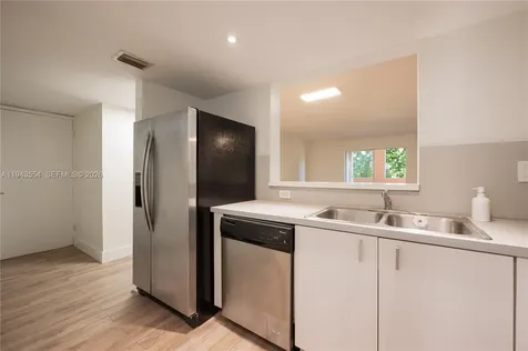 1 Alhambra Circle Coral Gables FL 33134