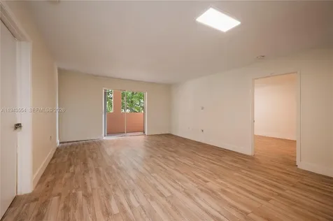 1 Alhambra Circle Coral Gables FL 33134