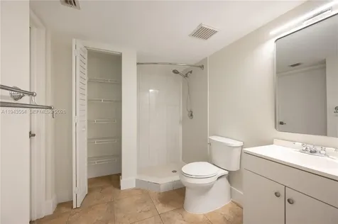 1 Alhambra Circle Coral Gables FL 33134