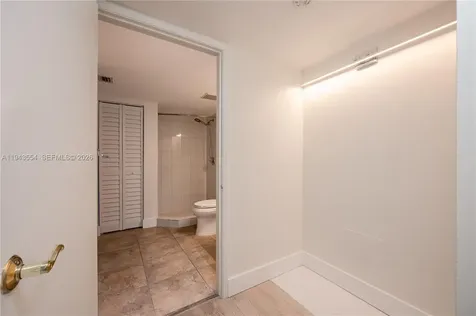 1 Alhambra Circle Coral Gables FL 33134