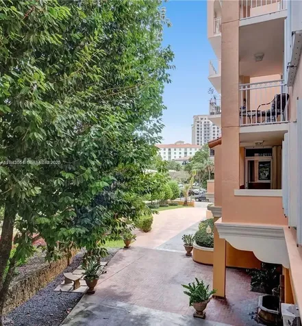 1 Alhambra Circle Coral Gables FL 33134