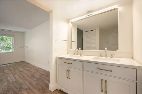 1 Alhambra Circle Coral Gables FL 33134