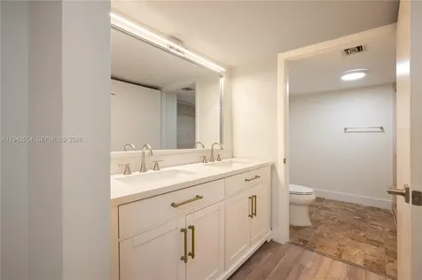 1 Alhambra Circle Coral Gables FL 33134