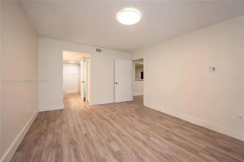 1 Alhambra Circle Coral Gables FL 33134