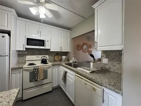 9450 Poinciana Place Davie FL 33324
