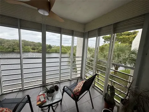 9450 Poinciana Place Davie FL 33324
