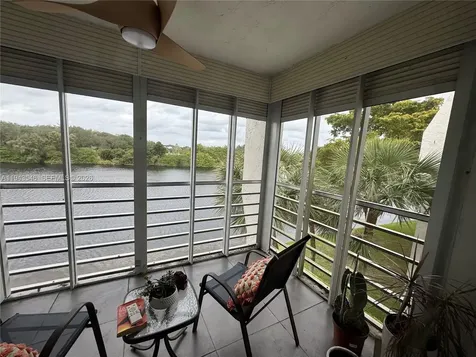 9450 Poinciana Place Davie FL 33324