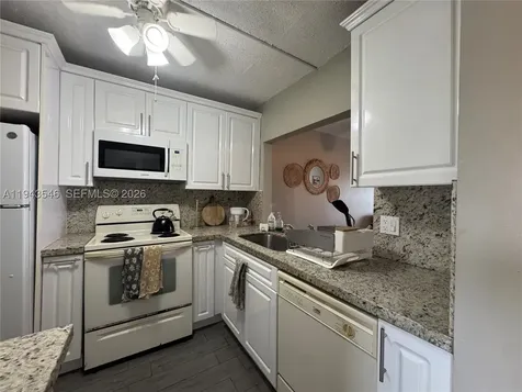 9450 Poinciana Place Davie FL 33324