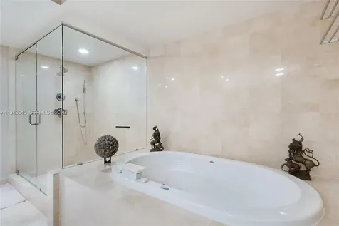 17201 Collins Avenue Sunny Isles Beach FL 33160