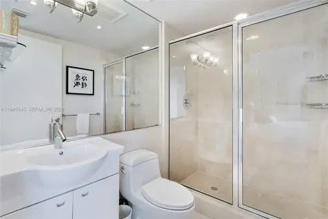 17201 Collins Avenue Sunny Isles Beach FL 33160