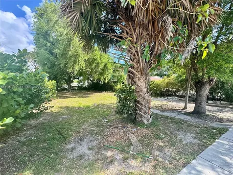 629 NW 65th Street Miami FL 33150