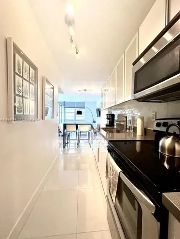 100 Lincoln Road Miami Beach FL 33139