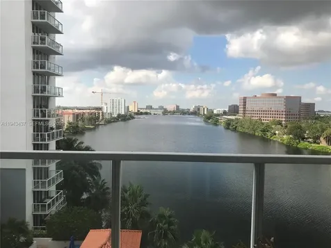 5077 NW 7th Street Miami FL 33126