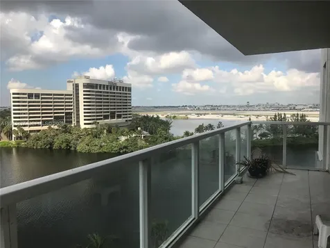 5077 NW 7th Street Miami FL 33126