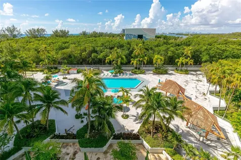 100 Bayview Drive Sunny Isles Beach FL 33160