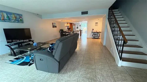 808 NE 27th Avenue Hallandale Beach FL 33009