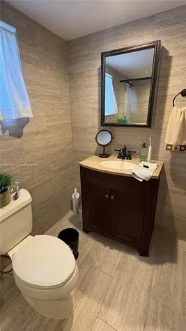 808 NE 27th Avenue Hallandale Beach FL 33009