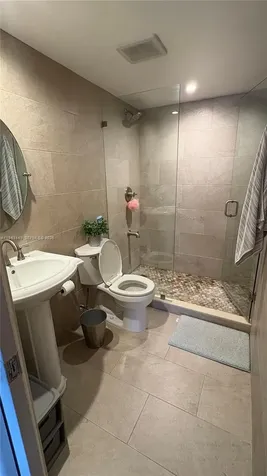 808 NE 27th Avenue Hallandale Beach FL 33009