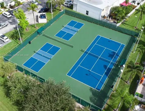 808 NE 27th Avenue Hallandale Beach FL 33009