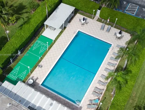 808 NE 27th Avenue Hallandale Beach FL 33009