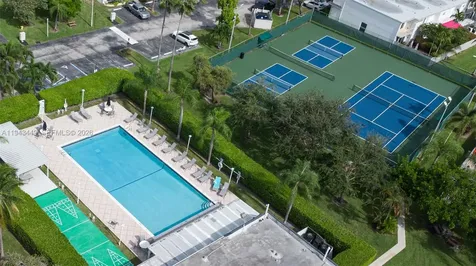 808 NE 27th Avenue Hallandale Beach FL 33009