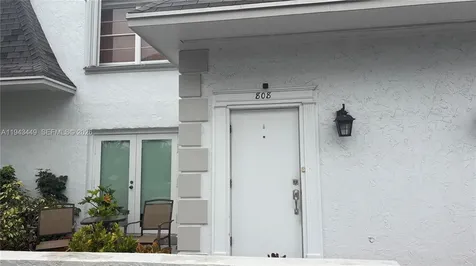 808 NE 27th Avenue Hallandale Beach FL 33009