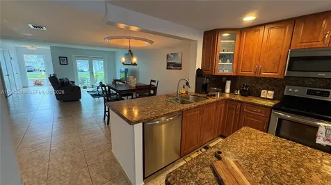 808 NE 27th Avenue Hallandale Beach FL 33009