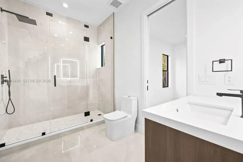 1122 NE 10th Avenue Fort Lauderdale FL 33304