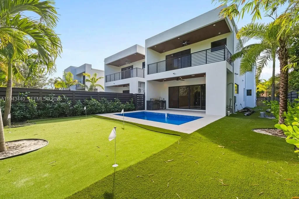 1122 NE 10th Avenue Fort Lauderdale FL 33304